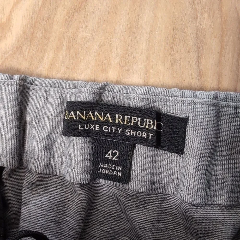 Banana Republic 42 x 8